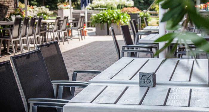 Café und Terrasse bei Mowwe