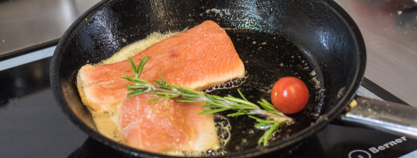 Speisekarte: Lachs frisch zubereitet für Sie